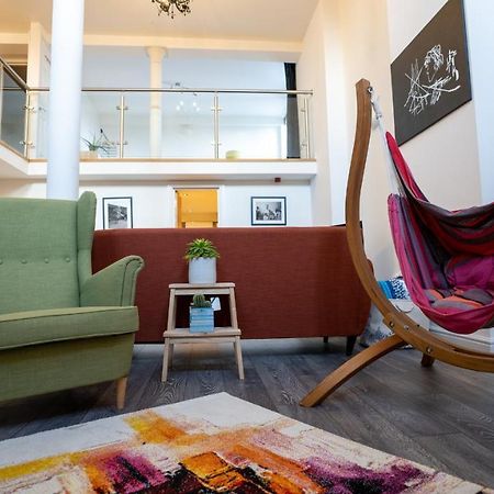 Stunning Mezzanine Apartment Near City Centre Cardiff Exterior photo