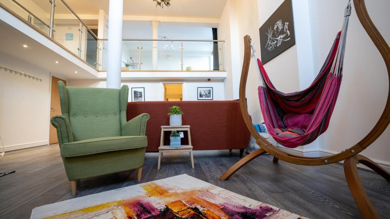 Stunning Mezzanine Apartment Near City Centre Cardiff Exterior photo