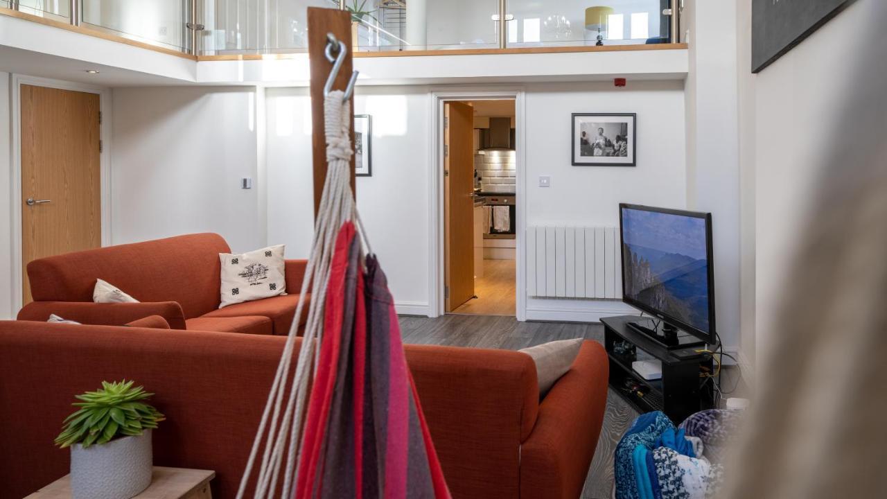 Stunning Mezzanine Apartment Near City Centre Cardiff Exterior photo