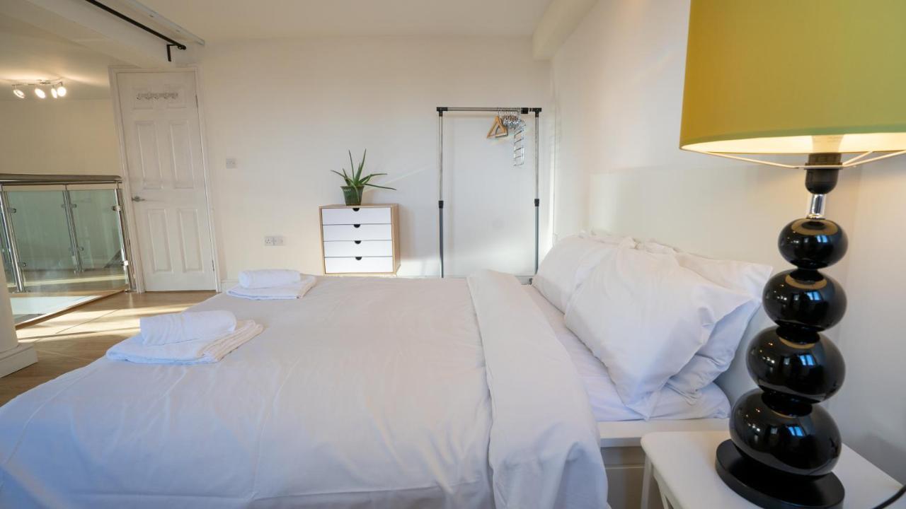 Stunning Mezzanine Apartment Near City Centre Cardiff Exterior photo